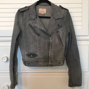 Levi’s distressed jean jacket